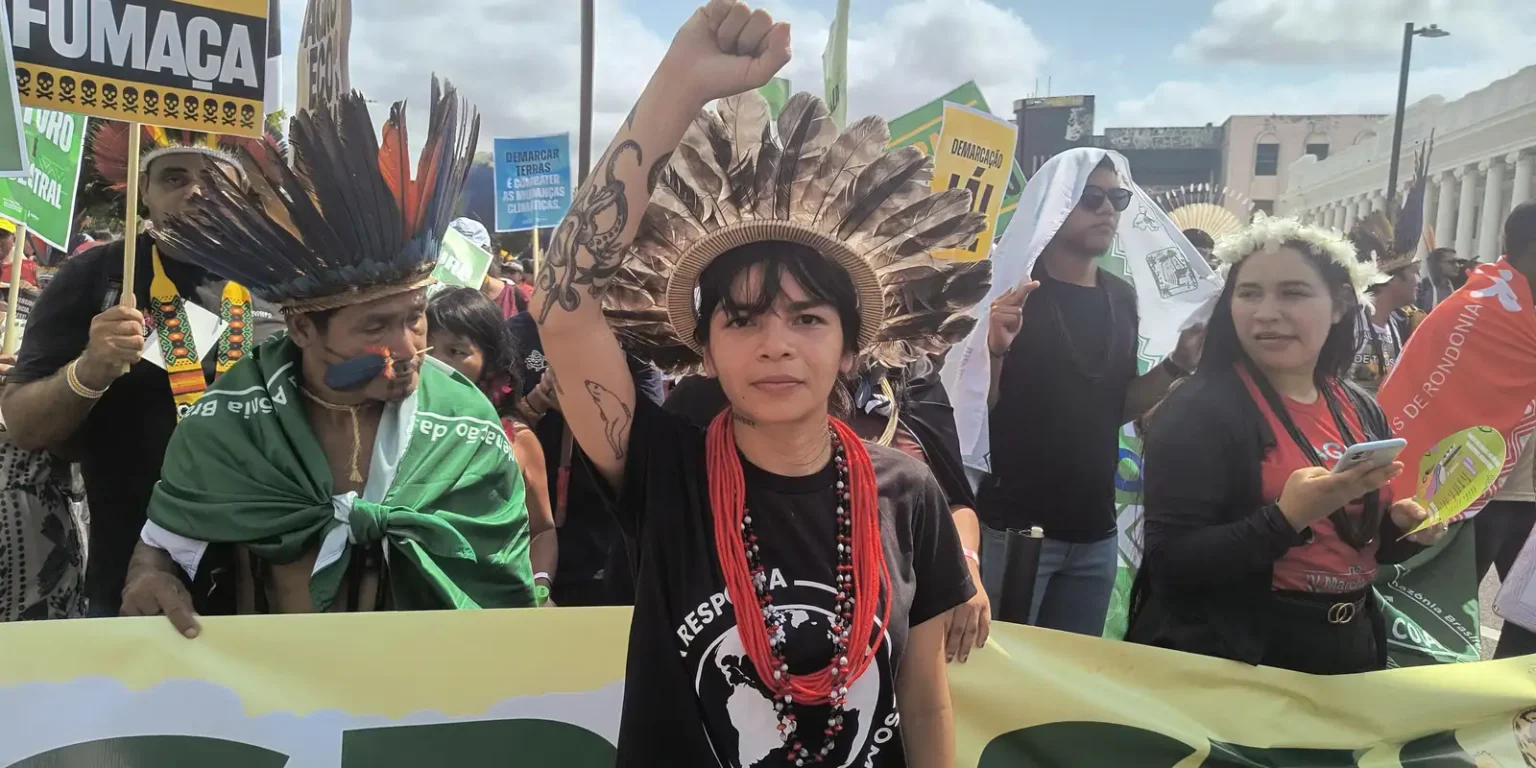 Txai suruí clama por voz indígena decisiva na cop30