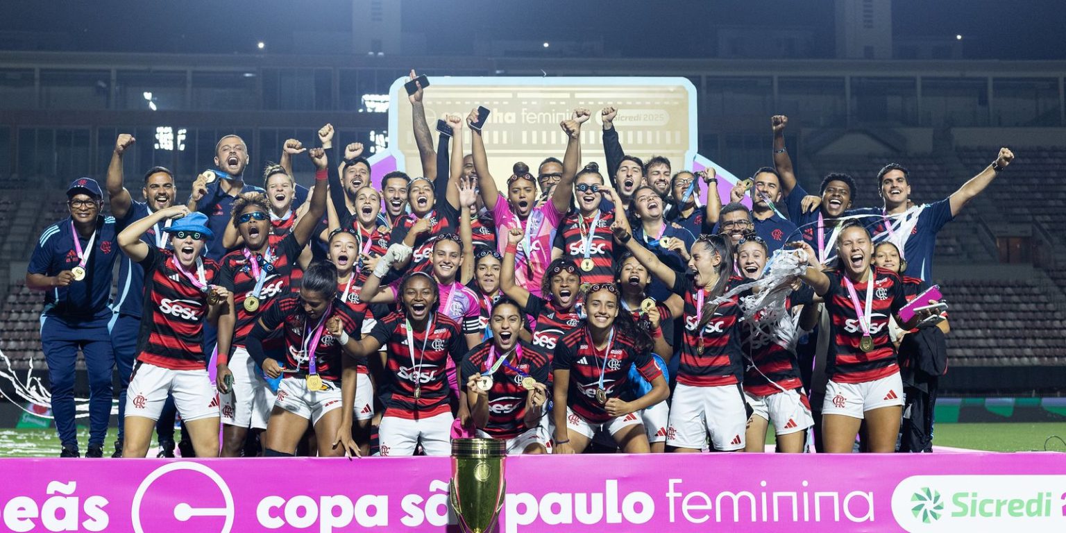 Flamengo goleia Grêmio e conquista o bicampeonato da Copinha Feminina