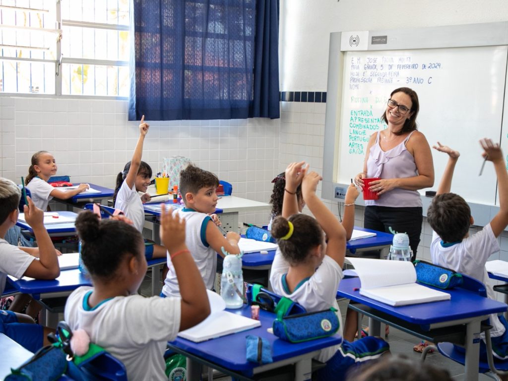 Praia Grande abre seleção interna na educação com 253 vagas e até