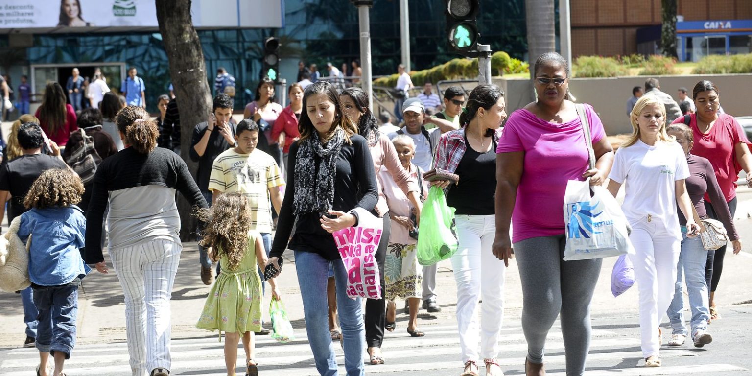 Taxa de Desemprego no Brasil cai para 5,1%, recorde histórico