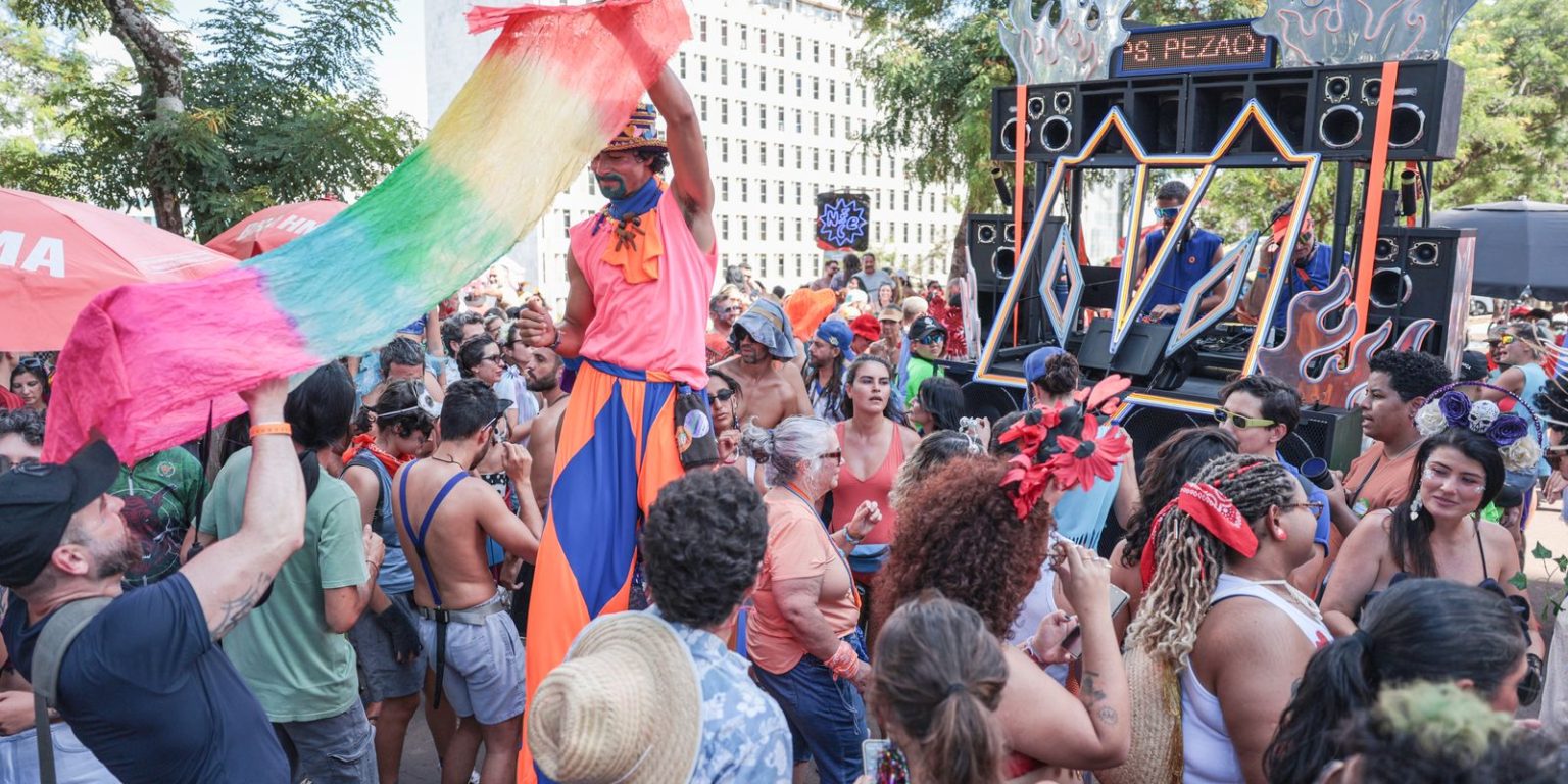 Bloco Aparelhinho: 15 anos de revolução e celebração no carnaval de Brasília