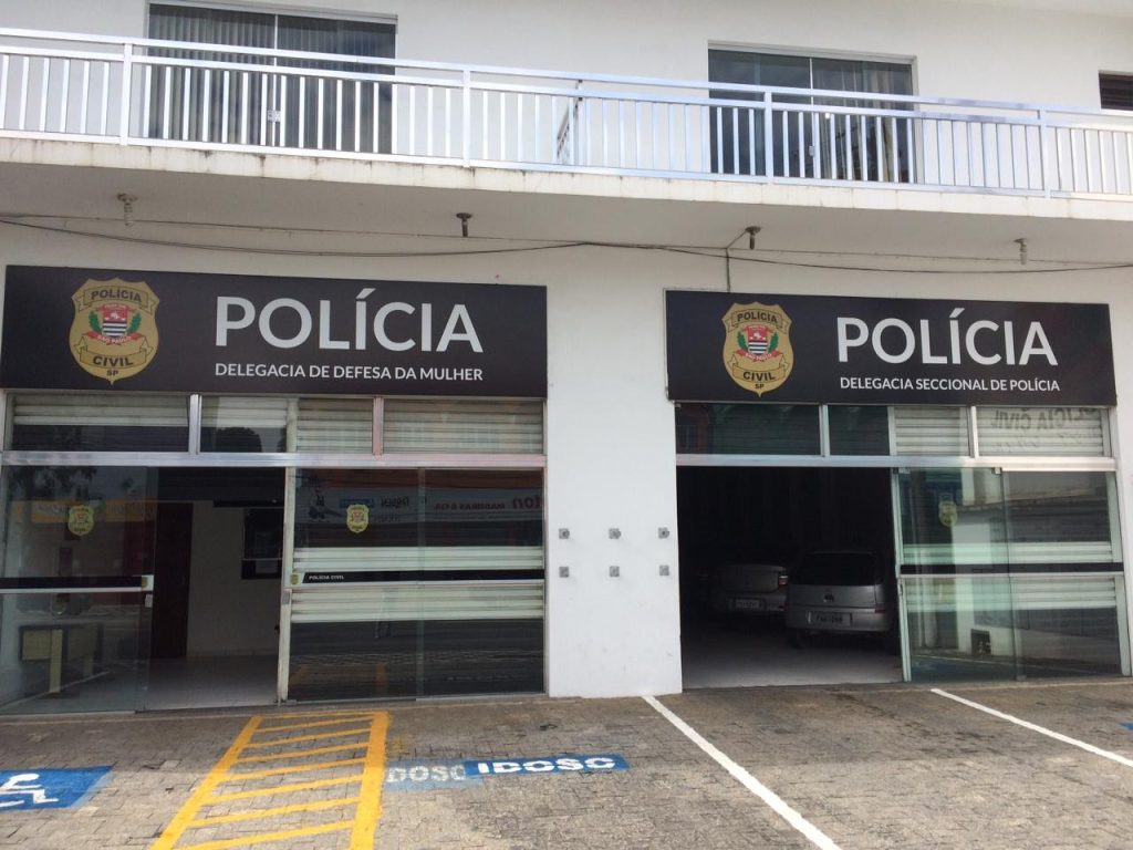 Homem preso por invadir casa da ex e agredi-la em Registro, São