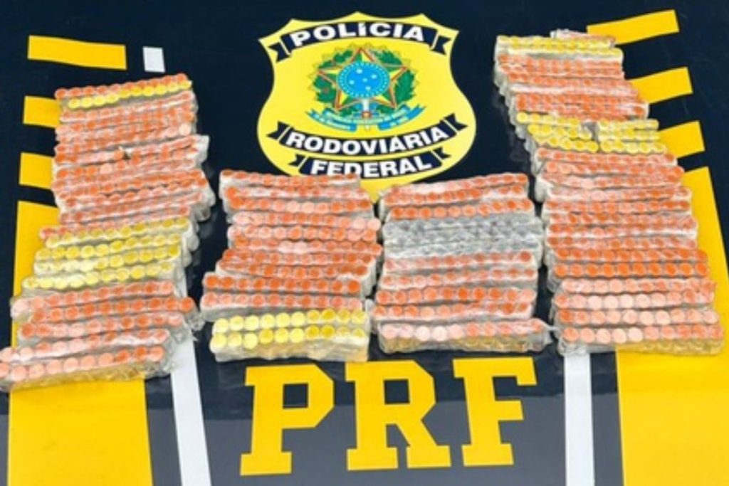 Passageiro é preso com 710 ampolas de tirzepatida em ônibus no interior