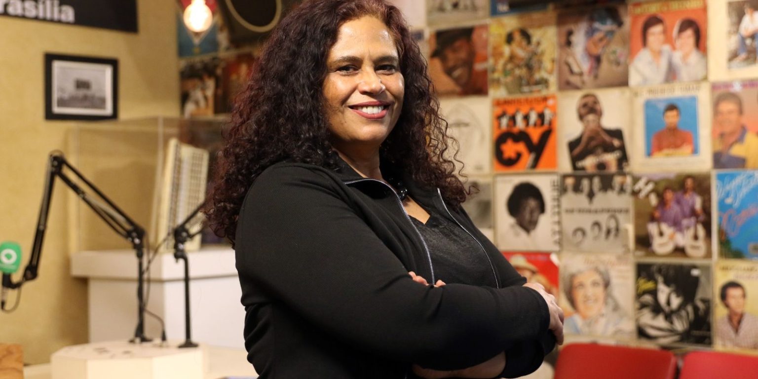 Beatriz Arcoverde da Radioagência Nacional vence categoria no Prêmio Mulheres Raras 2026