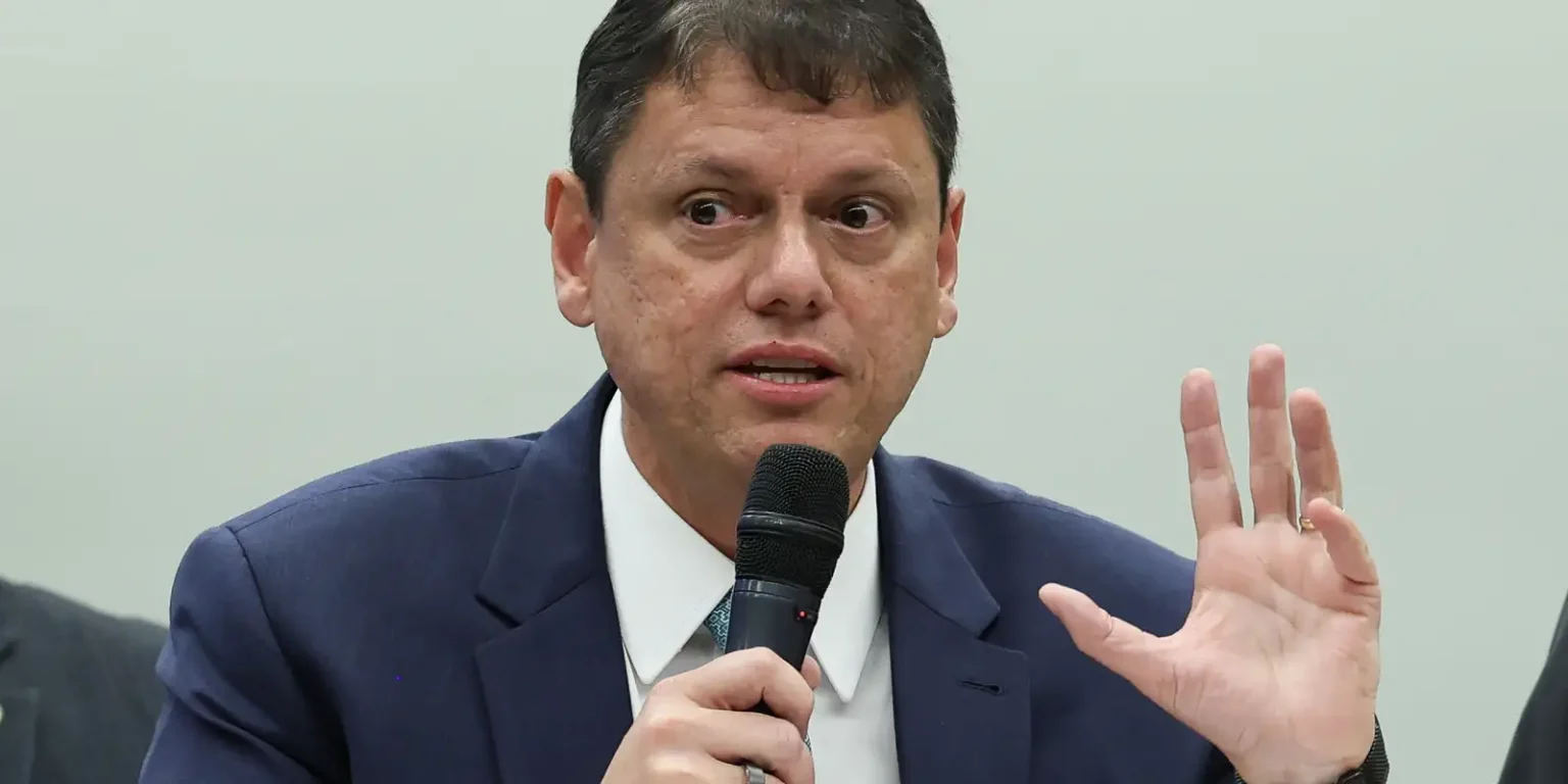 TCE-SP aprova contas de Tarcísio para 2025 com importantes ressalvas