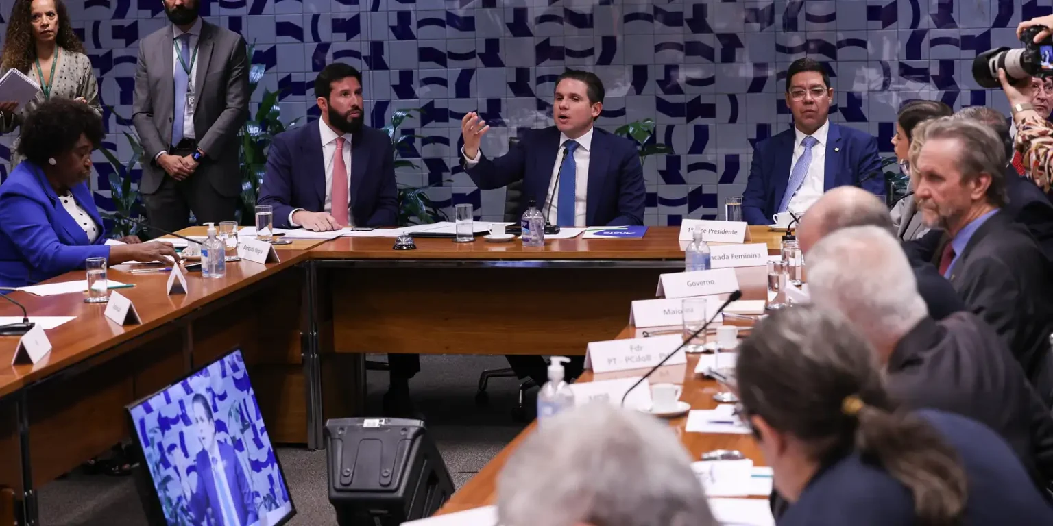 Governo retira urgência de projeto sobre o fim da escala 6×1 na