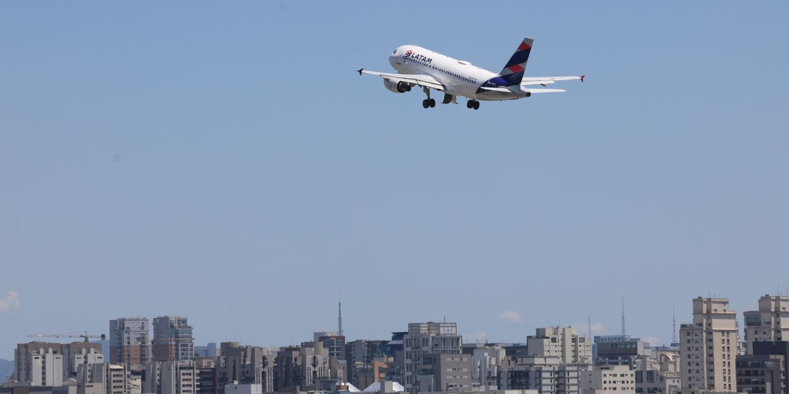 Petrobras anuncia redução de 14,2% no preço do querosene de aviação