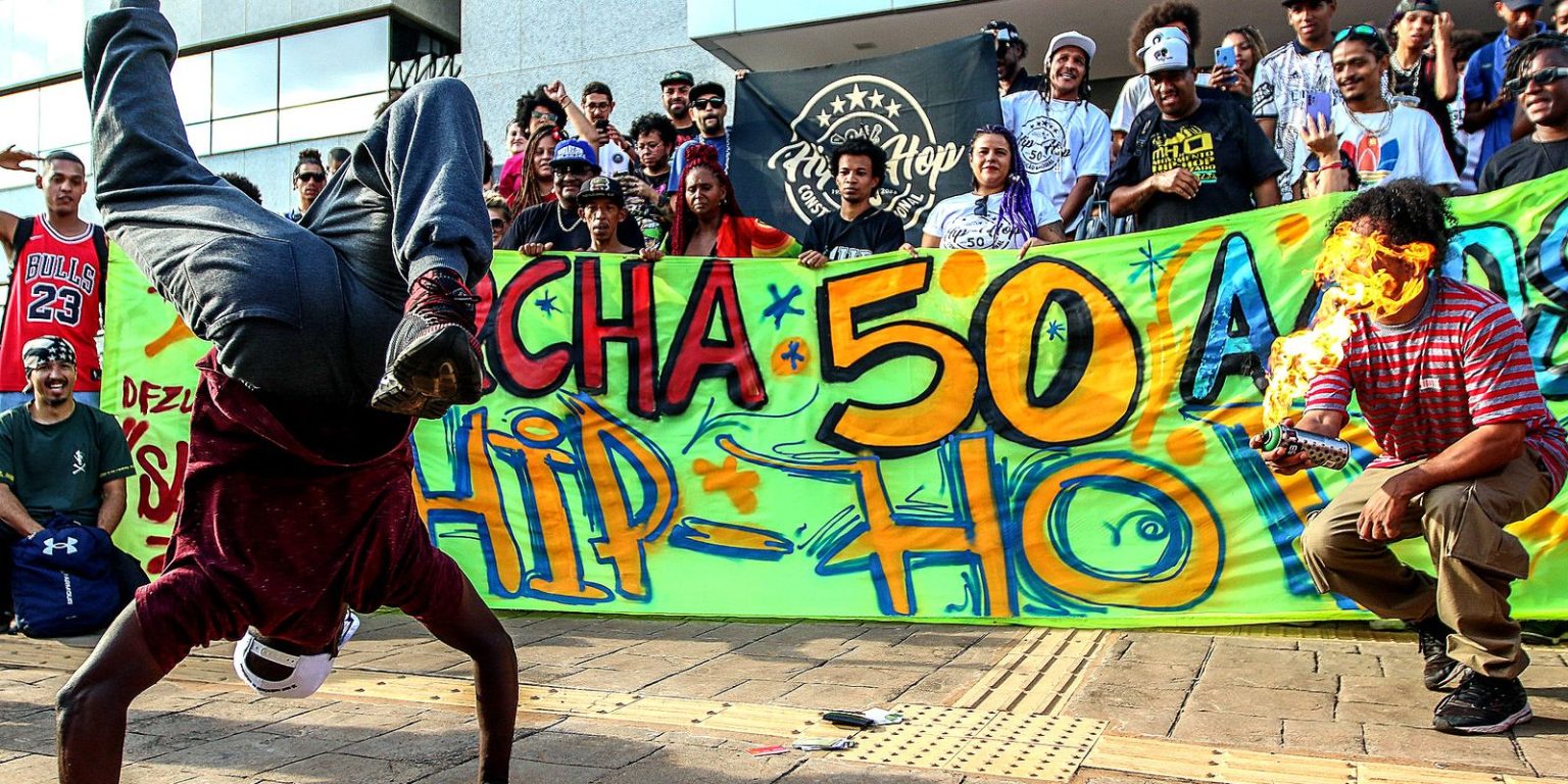 Escolas brasileiras adotam Hip-Hop em nova política de equidade educacional