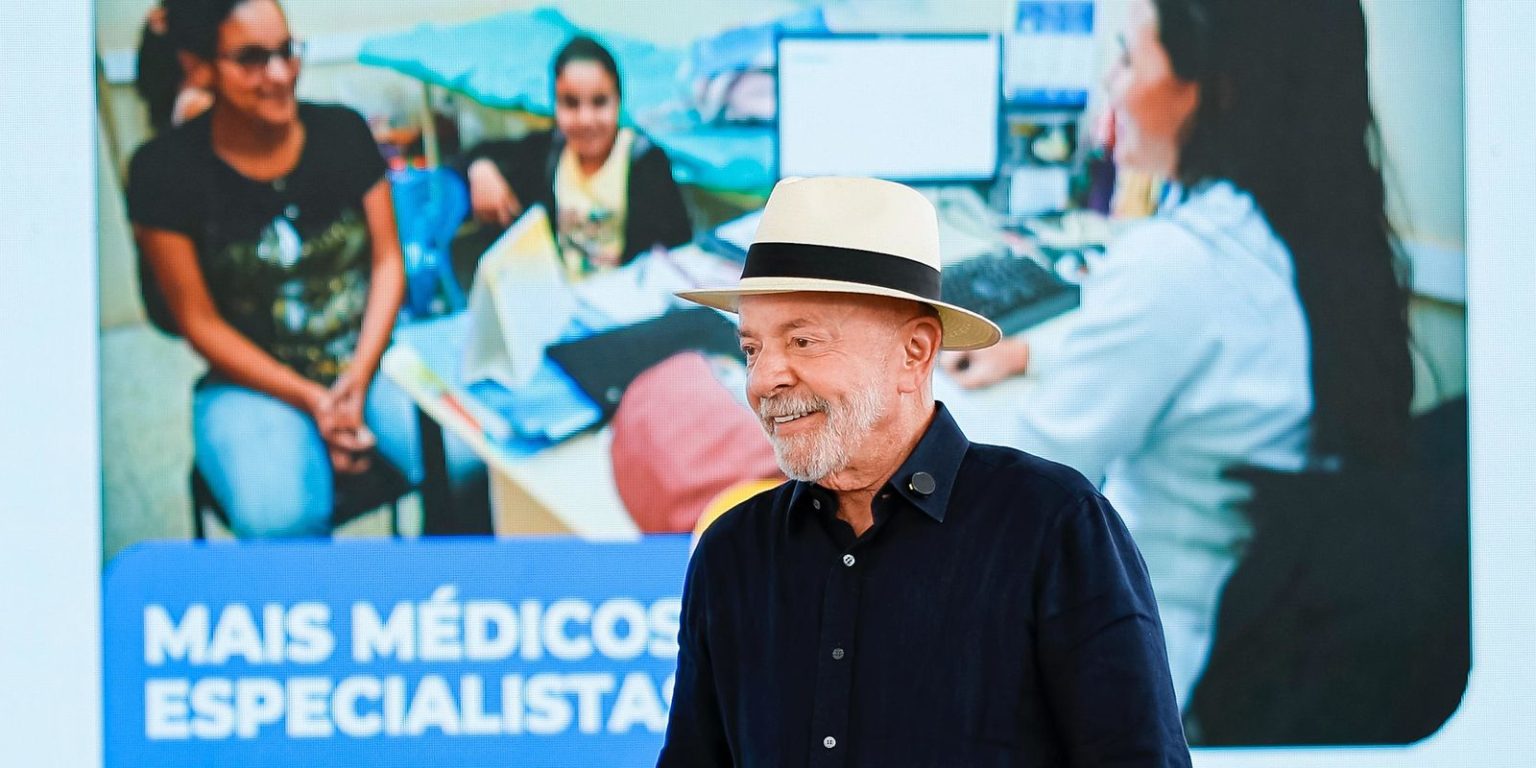 Lula responsabiliza clã Bolsonaro por tensões sobre Pix e tarifas dos EUA