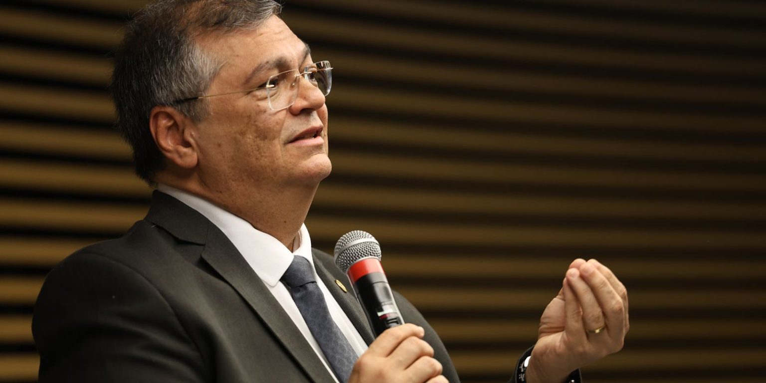 Dino remete à PF explicações de partidos sobre gestão de emendas parlamentares