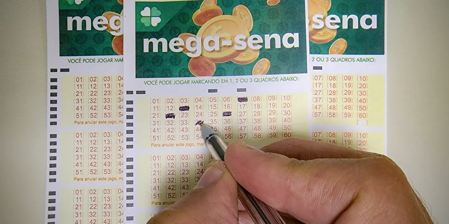 Mega-Sena acumula para R$ 42 milhões com sorteio na terça