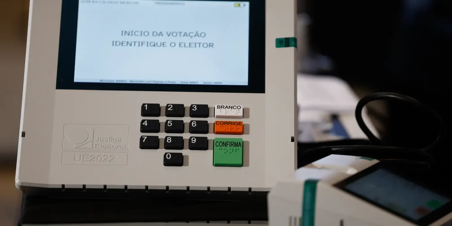 Candidatos à presidência intensificam apresentação de propostas